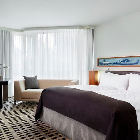 Intercontinental Berlin By Ihg Hotel Exterior photo A room at the hotel