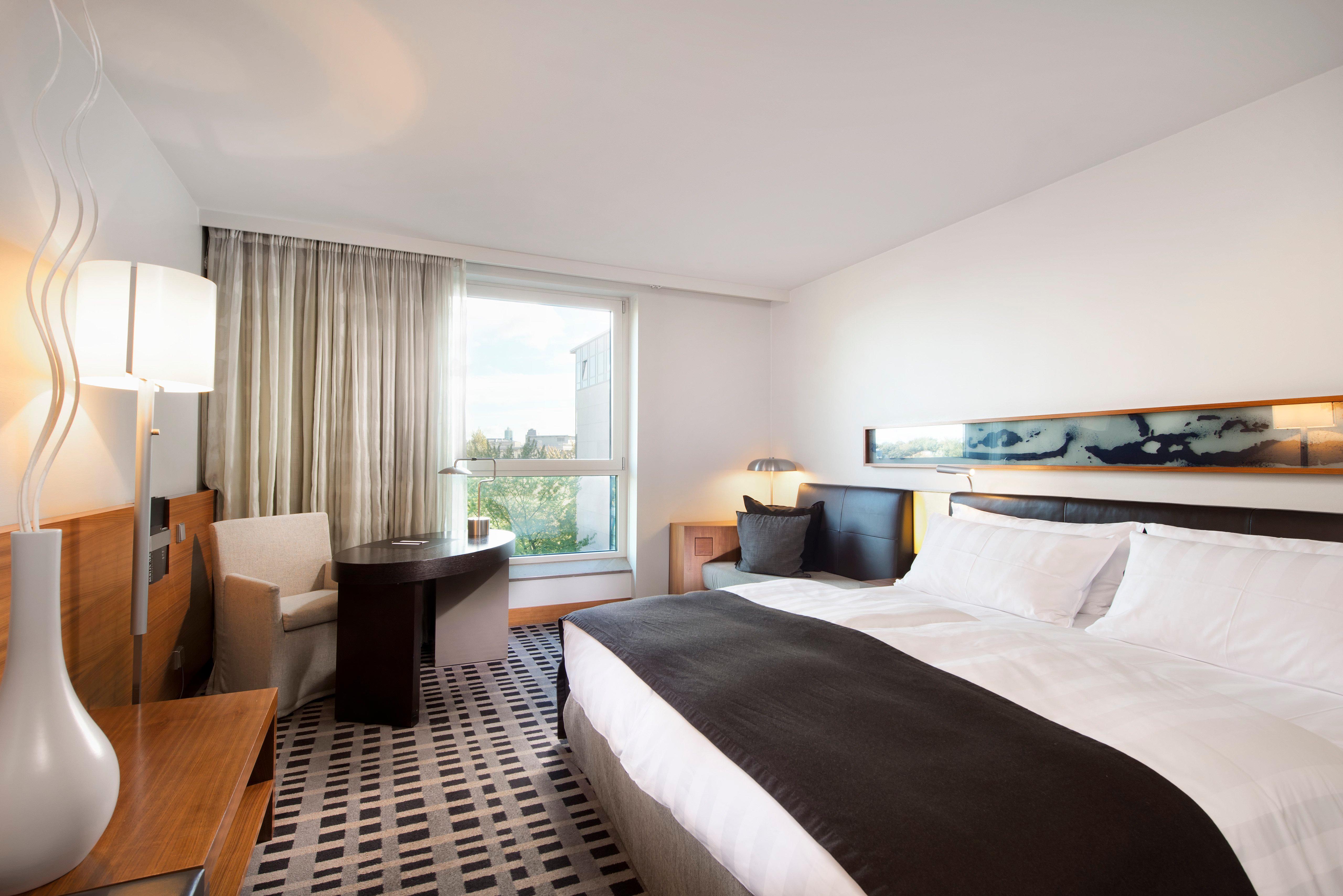 Intercontinental Berlin By Ihg Hotel Exterior photo A room at the hotel