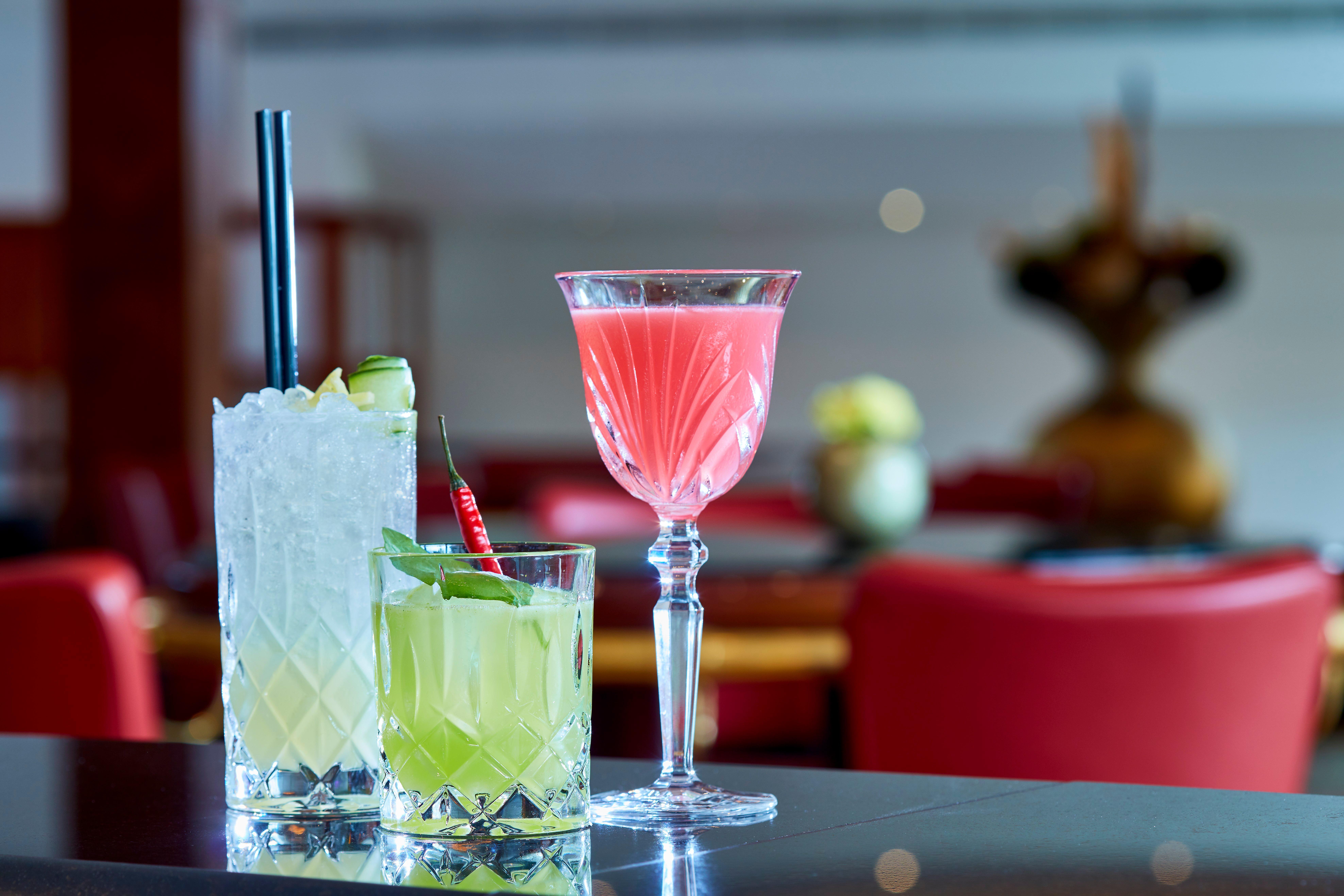Intercontinental Berlin By Ihg Hotel Exterior photo Cocktails at the bar