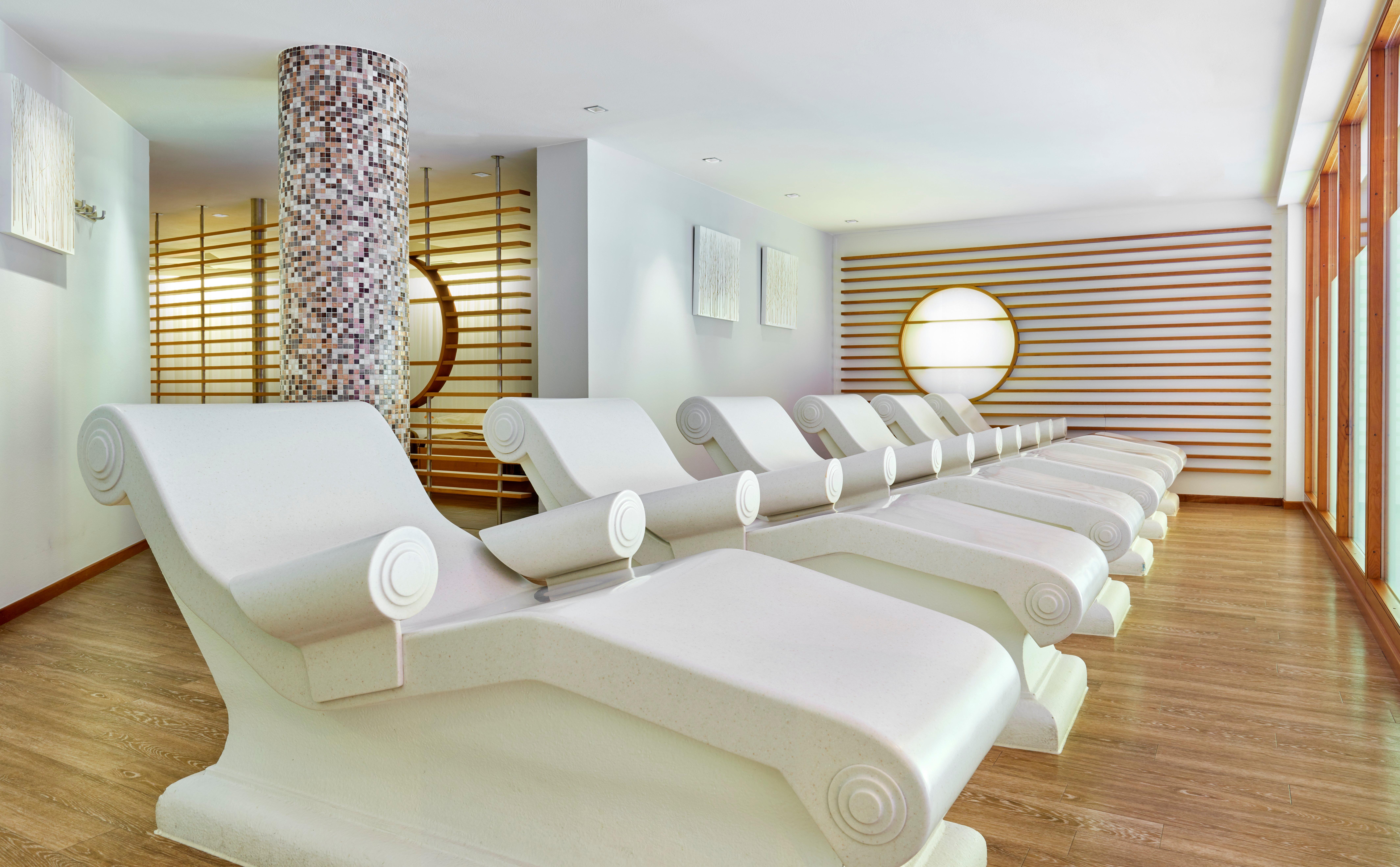 Intercontinental Berlin By Ihg Hotel Exterior photo The spa at the InterContinental Wien